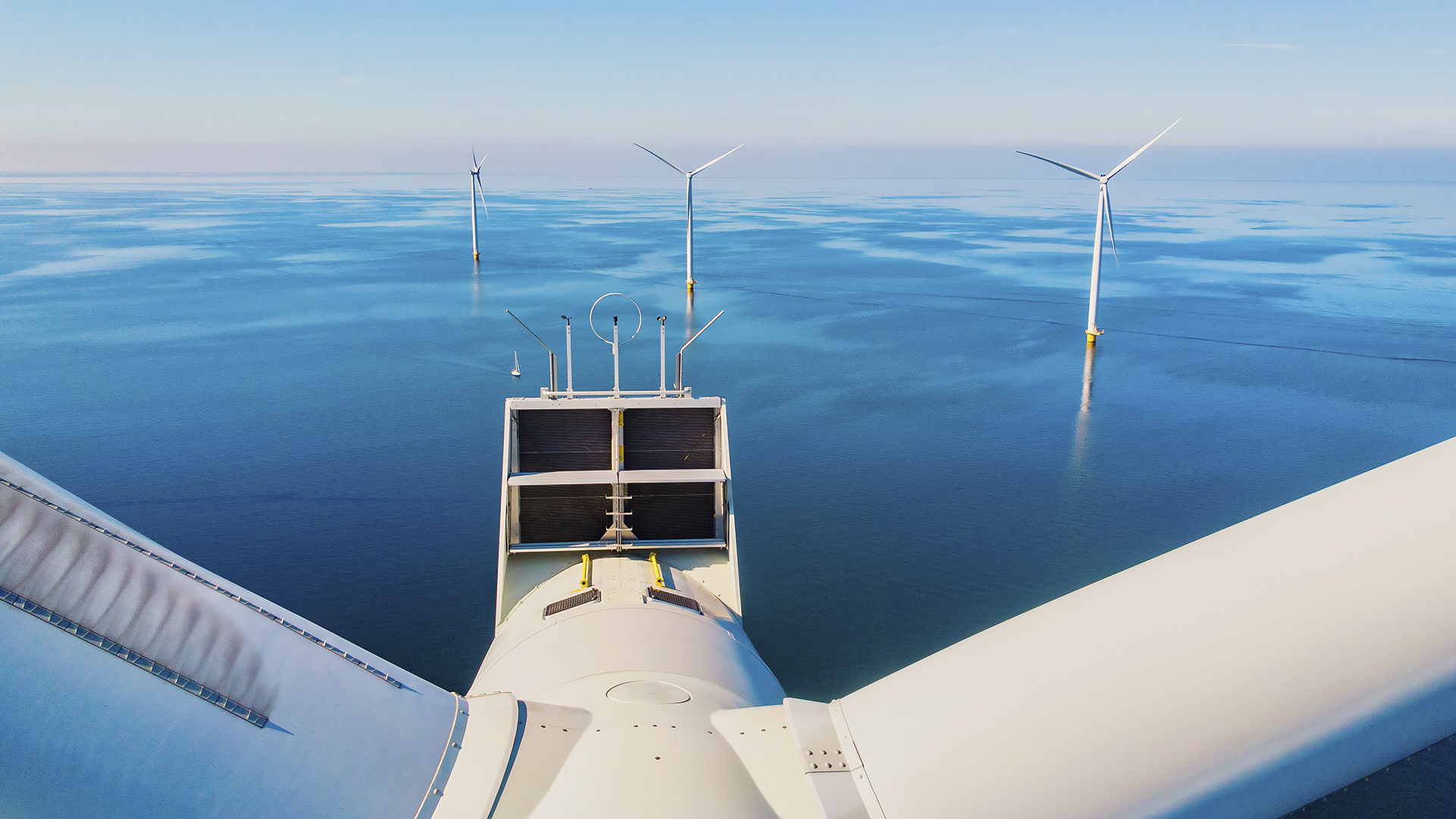 Havvindmølle set fra luften